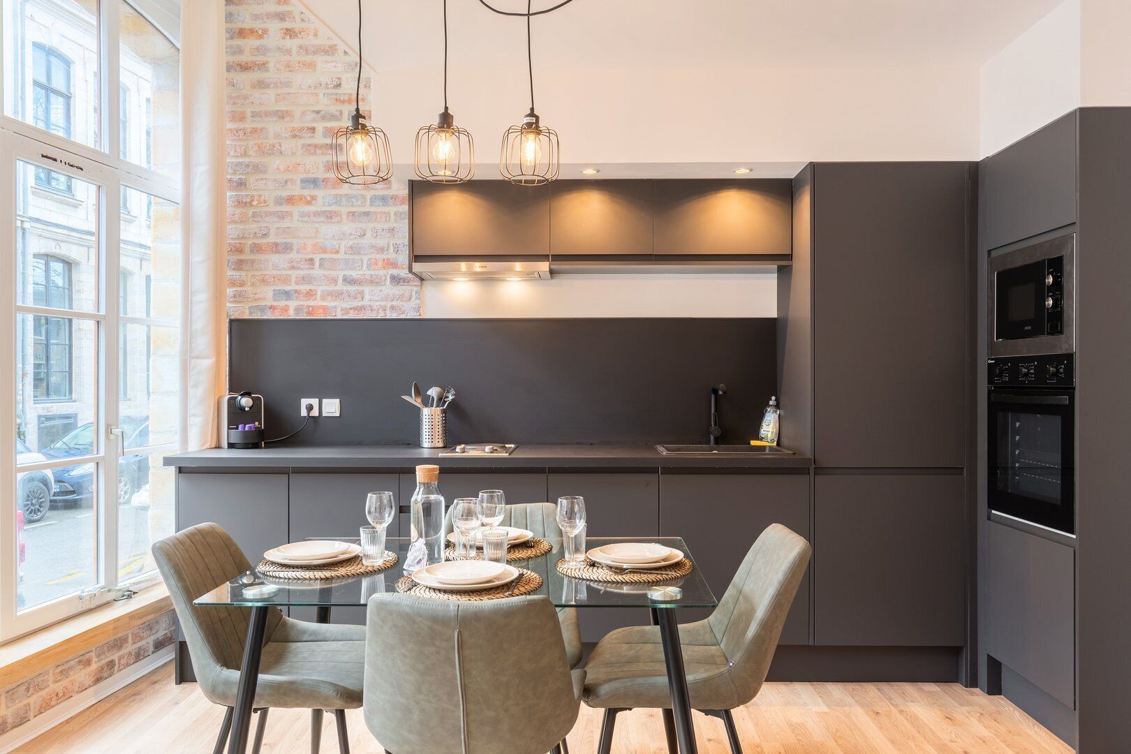 Réfrigérateur, micro-ondes, four, cafetière/bouilloire