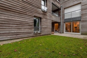 Exterior detail - One bedroom apartment with terrace (Croix)