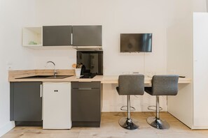 Fridge, microwave, coffee/tea maker - Lille Centre - Nice, cozy and functional studio (Lille)
