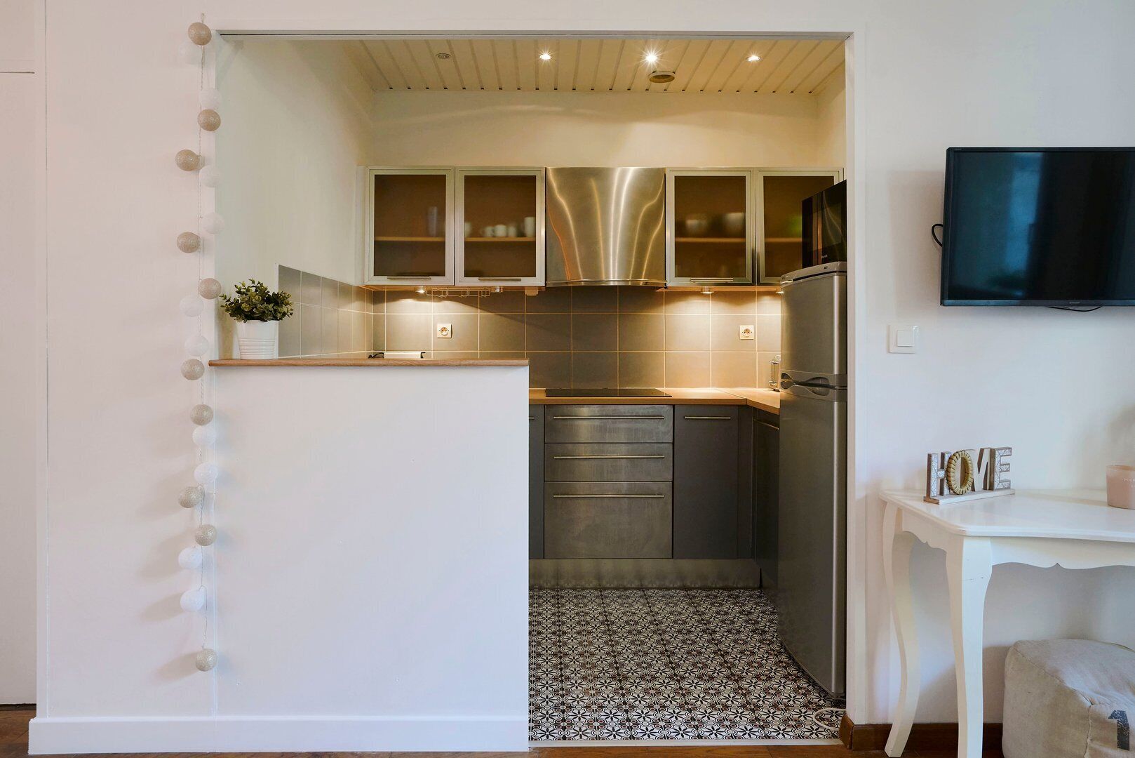 Réfrigérateur, micro-ondes, four, lave-vaisselle