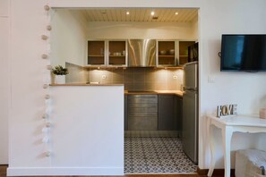 Réfrigérateur, micro-ondes, four, lave-vaisselle