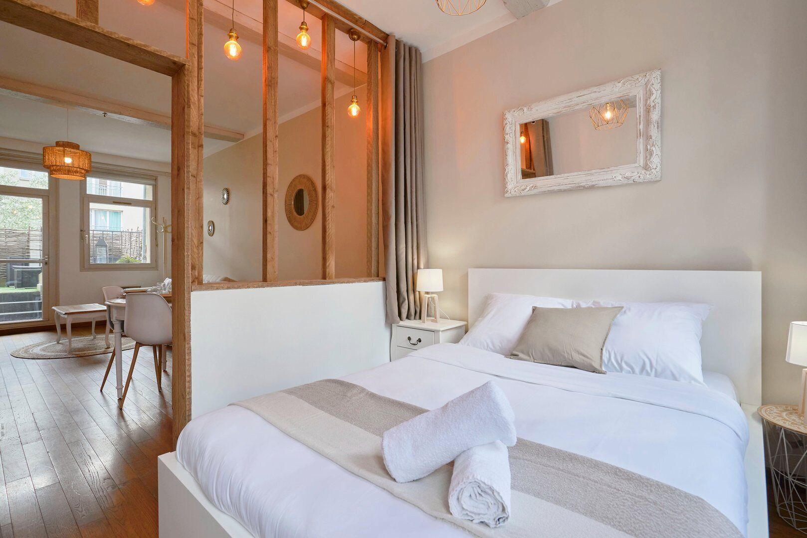 2 bedrooms, iron/ironing board, internet, bed sheets