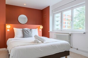 4 chambres, bureau, fer et planche à repasser, accès Internet