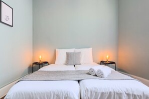 2 Schlafzimmer, Schreibtisch, Bügeleisen/Bügelbrett, Internetzugang