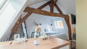 Fer et planche à repasser, accès Internet, draps fournis