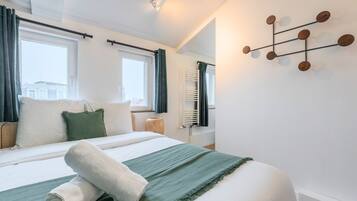 1 chambre, bureau, fer et planche Ă repasser, accĂšs Internet