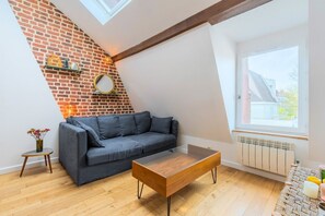 TV - Charming bright flat in Vieux Lille. (Lille)