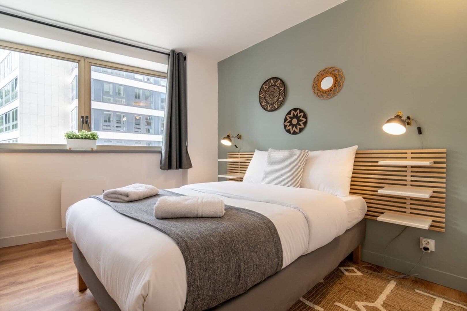 1 chambre, bureau, accès Internet, draps fournis