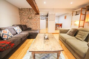 TV - Duplex in the heart of Old Lille terrace + parking (Lille)