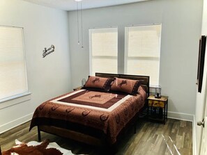 2 bedrooms, iron/ironing board, free WiFi, bed sheets