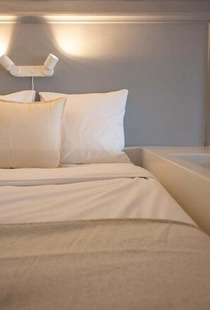 Schreibtisch, Bügeleisen/Bügelbrett, Internetzugang, Bettwäsche