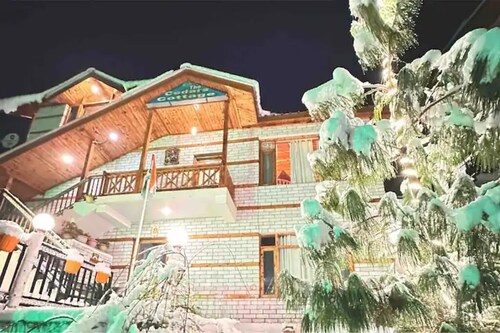 4 BHK CEDAR VILLA-Bonfire-BBQ-Garden-Kitchen

