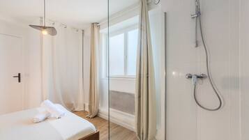 1 bedroom, desk, iron/ironing board, internet