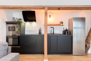 Fridge, microwave, oven, dishwasher - Old Lille - Lovely typical apartment! (Lille)