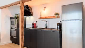 Réfrigérateur, micro-ondes, four, lave-vaisselle