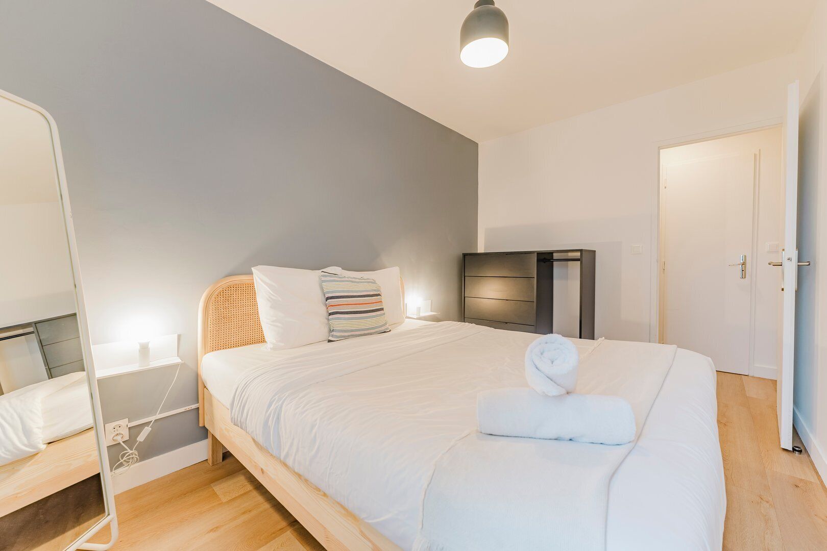 2 chambres, fer et planche à repasser, accès Internet, draps fournis