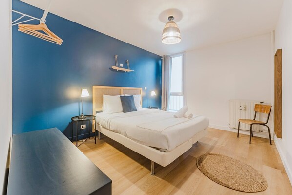 2 chambres, fer et planche à repasser, accès Internet, draps fournis