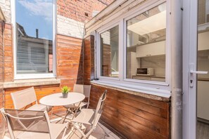 Outdoor dining - 4 BR & 4 bathroom house close to Parc Barbieux (Roubaix)