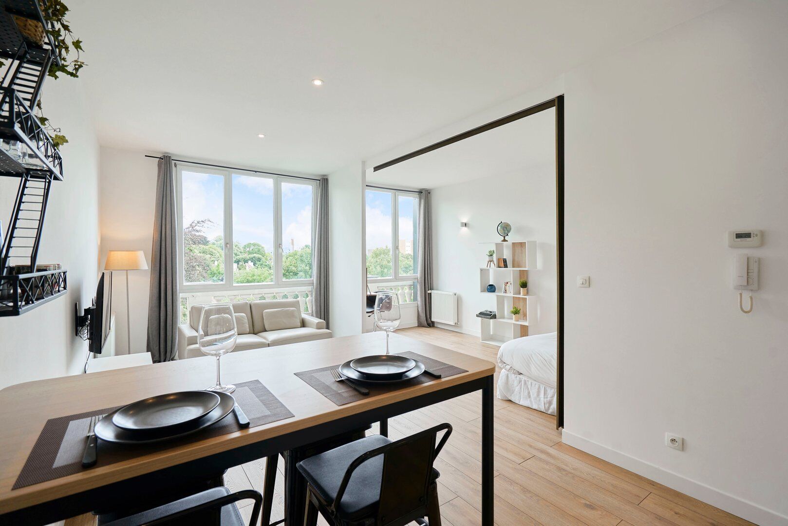 المنشأة من الداخل