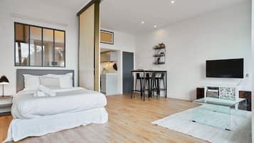 1 chambre, bureau, fer et planche Ă repasser, accĂšs Internet