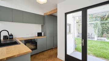 Réfrigérateur, micro-ondes, four, lave-vaisselle