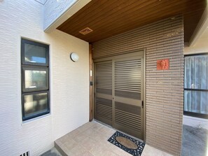 Exterior detail - Accommodates up to 11 people Detached house in p / Nanjo Okinawa (Nanjo)
