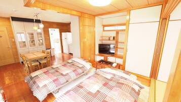 2 Schlafzimmer, Schreibtisch, Bügeleisen/Bügelbrett, kostenloses WLAN