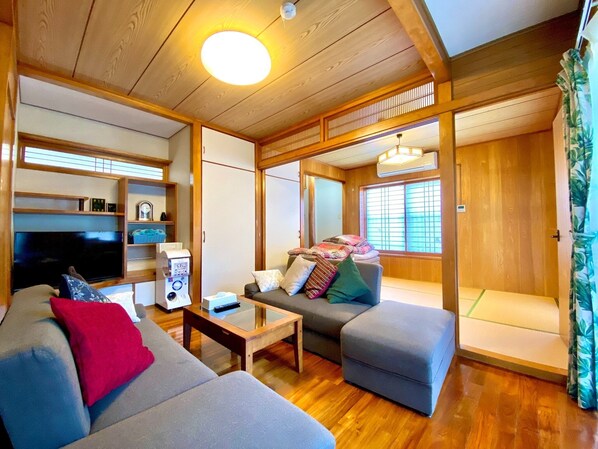 TV - Accommodates up to 11 people Detached house in p / Nanjo Okinawa (Nanjo)