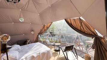 1 bedroom, desk, free WiFi, bed sheets