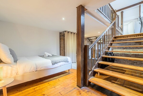 1 bedroom, desk, iron/ironing board, Internet - The charm of the old in the heart of Old Lille! (Lille)