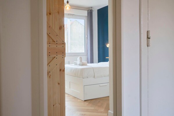 1 chambre, fer et planche à repasser, accès Internet, draps fournis