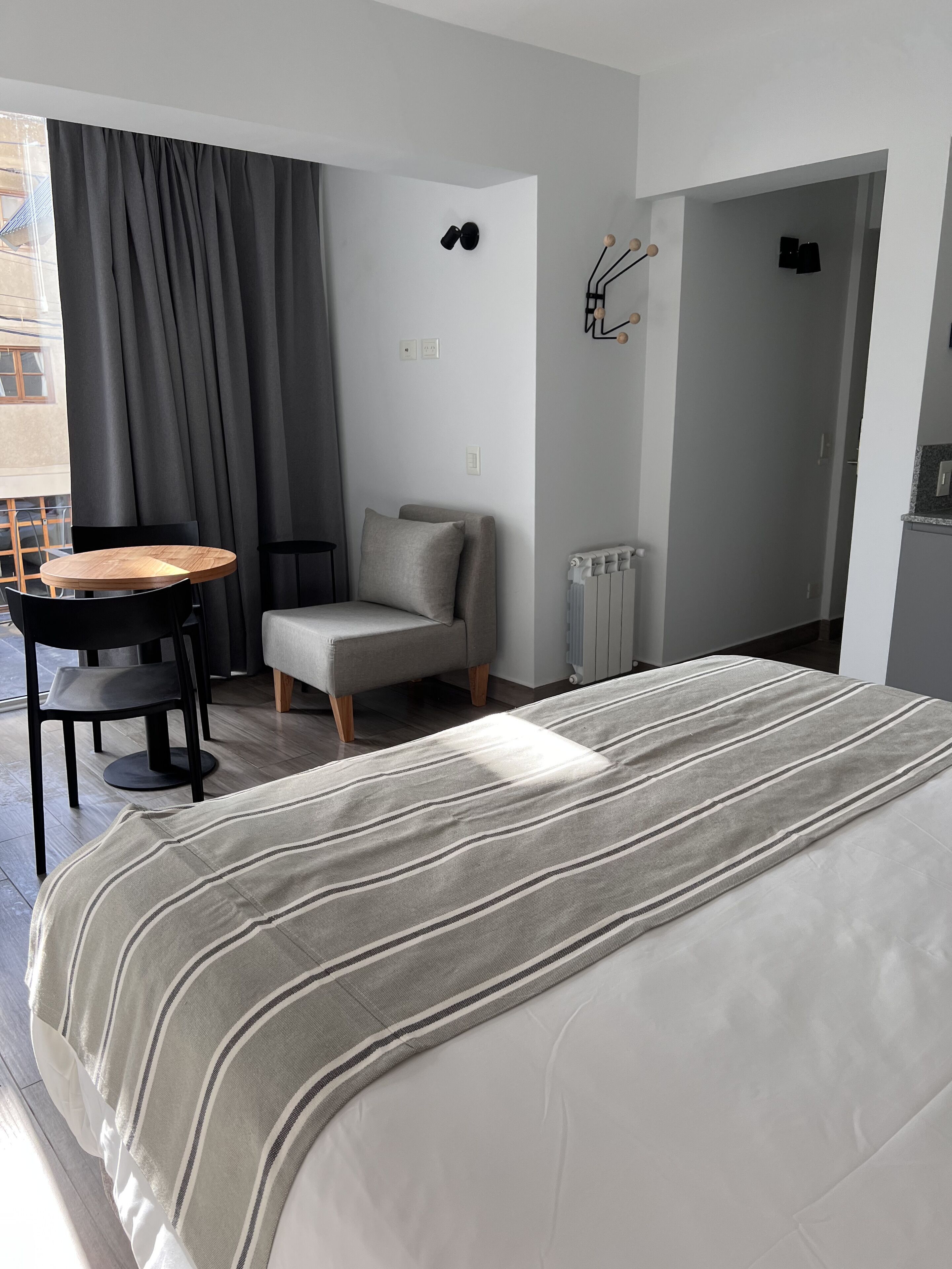 標準開放式客房 | 客房內保險箱、筆電工作空間、遮光布/窗簾、免費無線上網