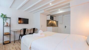 1 chambre, bureau, accès Internet, draps fournis