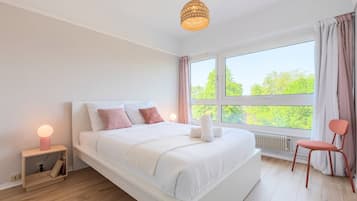 3 bedrooms, iron/ironing board, Internet, bed sheets
