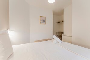 1 Schlafzimmer, Schreibtisch, Bügeleisen/Bügelbrett, Internetzugang