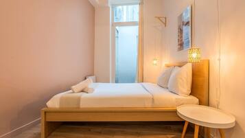 1 chambre, bureau, accès Internet, draps fournis