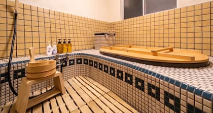 An inn for rent in the elegant Habuminato Limited / Oshimamachi Tokyo