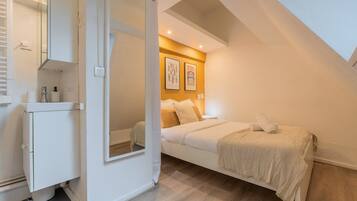 1 camera, una scrivania, ferro/asse da stiro, accesso a Internet