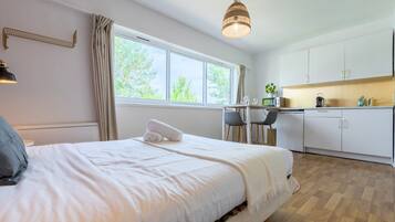 Schreibtisch, Bügeleisen/Bügelbrett, WLAN, Bettwäsche