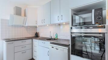 Fridge, microwave, oven, dishwasher