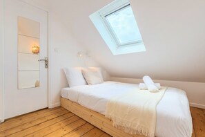 1 bedroom, desk, Internet, bed sheets - Bright one bedroom next to Wazemmes market (Lille)