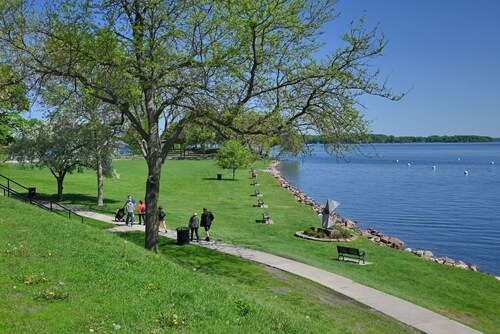 Chanhassen Guest Suite - Private & Spacious