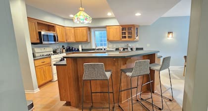 Chanhassen Guest Suite - Private & Spacious