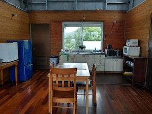 Kühlschrank, Mikrowelle