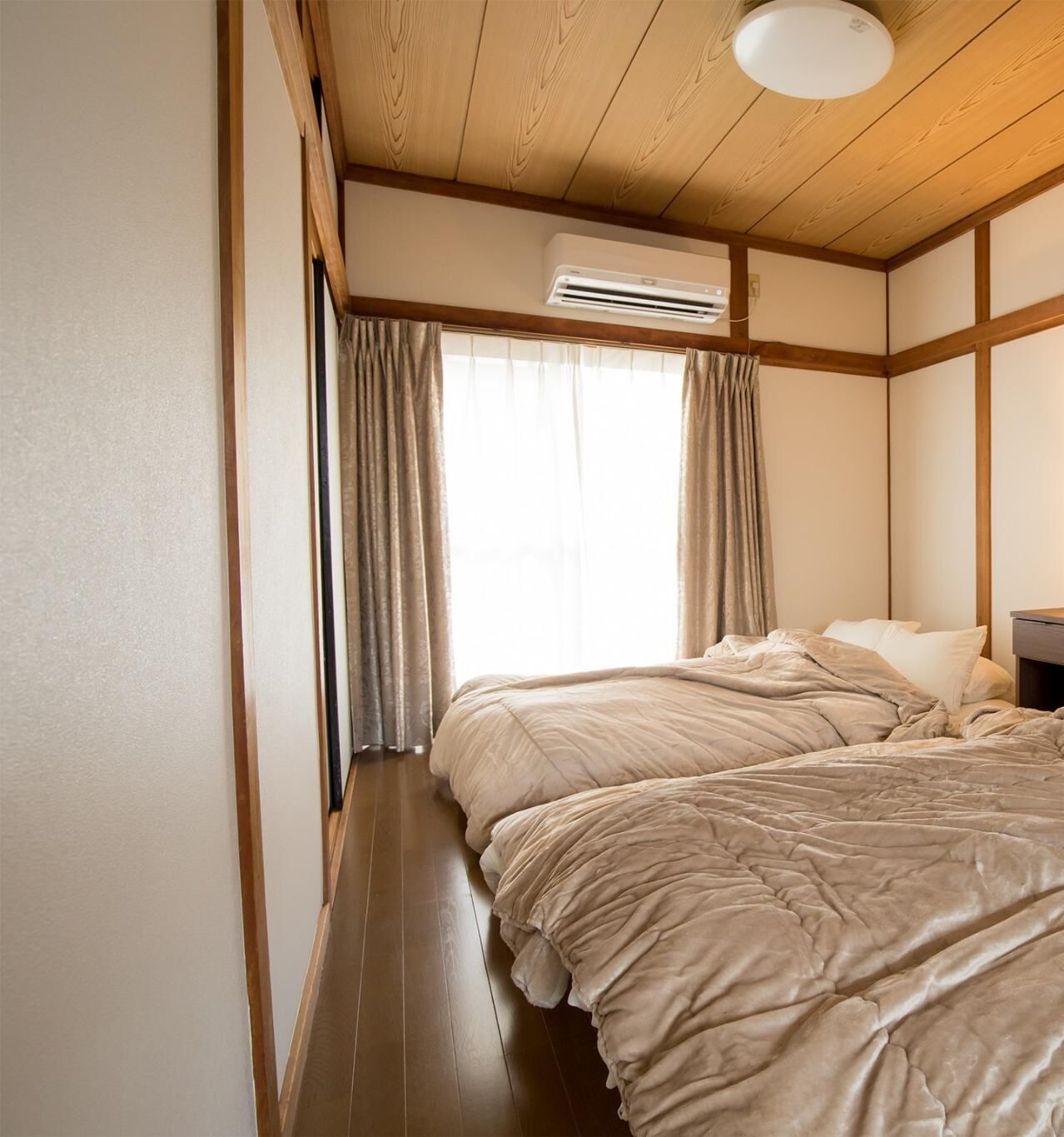 3 habitaciones, escritorio, tabla de planchar con plancha y wifi gratis 