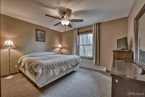 2 bedrooms, bed sheets