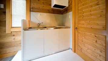 Fridge, microwave, stovetop, cookware/dishes/utensils