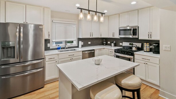 ماكينة لصنع القهوة/الشاي، ثلاجة، ميكروويف، فرن
