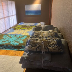 1 dormitorio, escritorio, tabla de planchar con plancha y wifi gratis