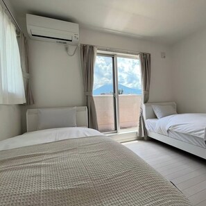 3 bedrooms, desk, free WiFi, bed sheets
